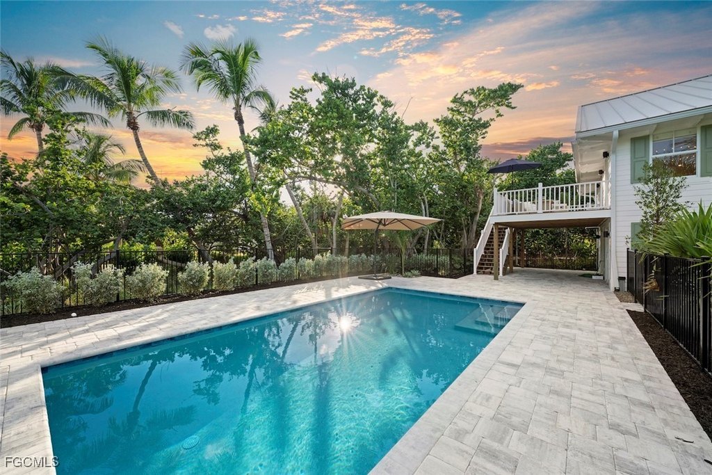 Sanibel, Florida, 33957, United States, 3 Bedrooms Bedrooms, ,2 BathroomsBathrooms,Residential,Forsale,1998639