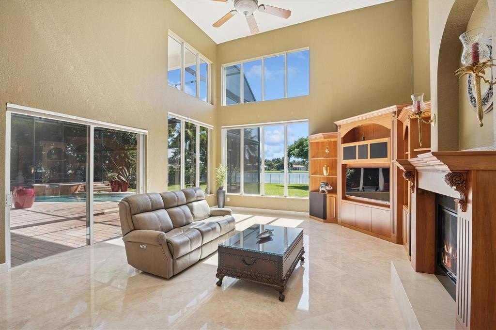 Davie, Florida, 33328, United States, 5 Bedrooms Bedrooms, ,4 BathroomsBathrooms,Residential,Forsale,1994091