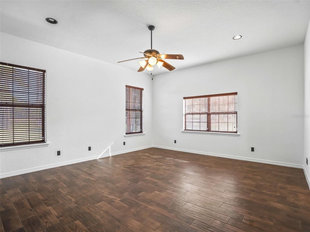 REDDICK, Florida, 32686, United States, 3 Bedrooms Bedrooms, ,2 BathroomsBathrooms,Residential,Forsale,1994137