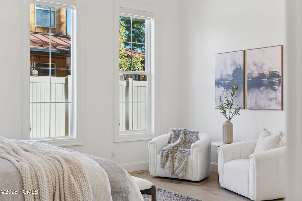 Midway, Utah, 84049, United States, 5 Bedrooms Bedrooms, ,4.5 BathroomsBathrooms,Residential,Forsale,2000237