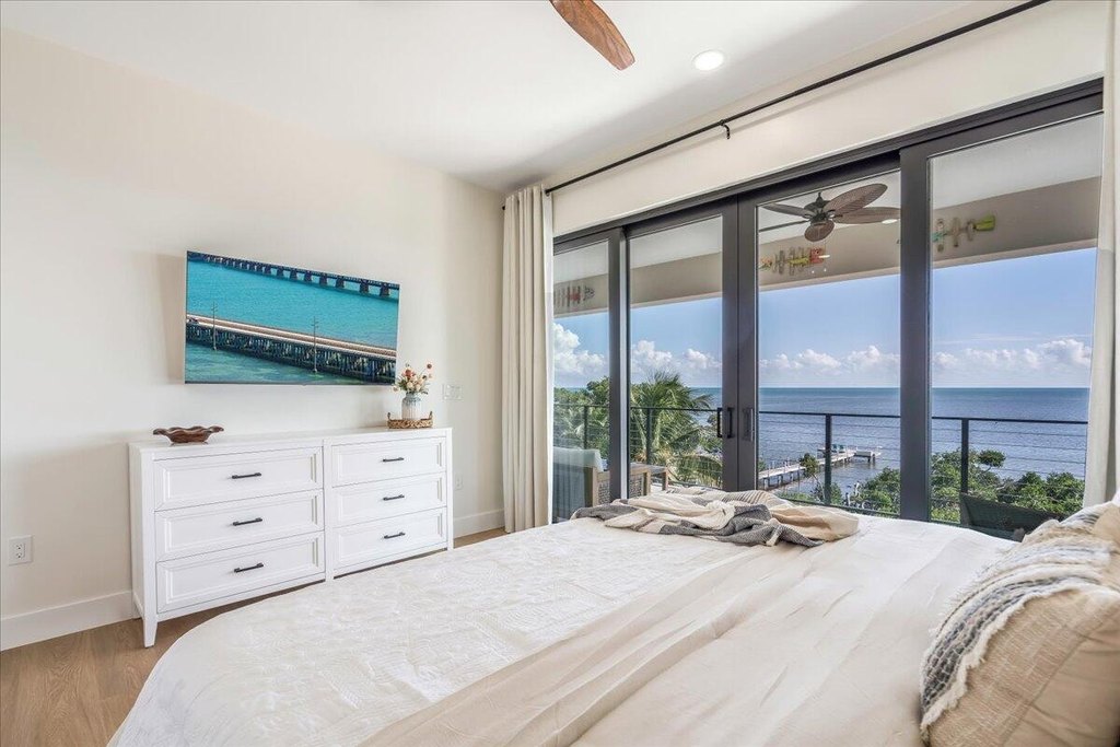 MARATHON, Florida, 33050, United States, 6 Bedrooms Bedrooms, ,6.5 BathroomsBathrooms,Residential,Forsale,2004345