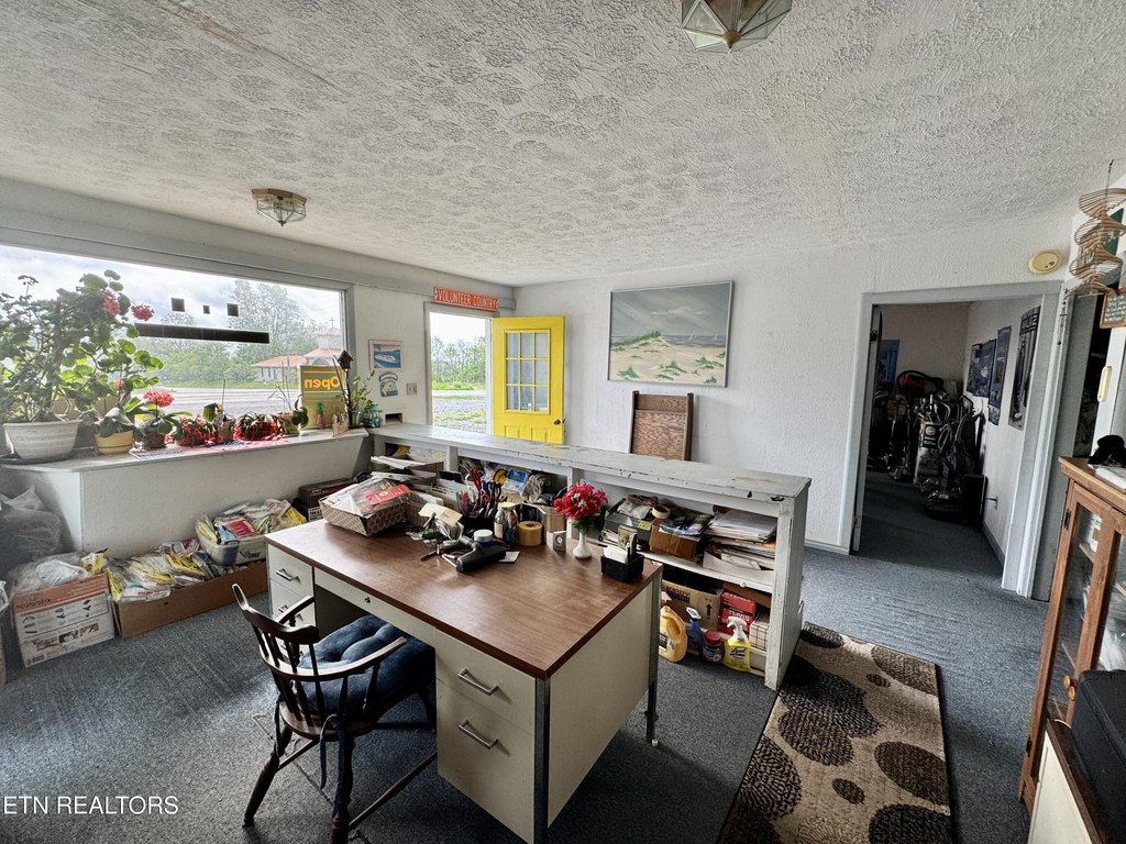 Crossville, Tennessee, 38571, United States, 4 Bedrooms Bedrooms, ,2 BathroomsBathrooms,Residential,Forsale,1996591