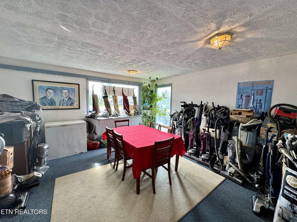 Crossville, Tennessee, 38571, United States, 4 Bedrooms Bedrooms, ,2 BathroomsBathrooms,Residential,Forsale,1996591