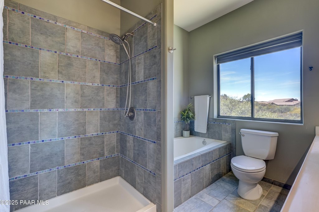 Dewey-Humboldt, Arizona, 86329, United States, 3 Bedrooms Bedrooms, ,2.5 BathroomsBathrooms,Residential,Forsale,1952161