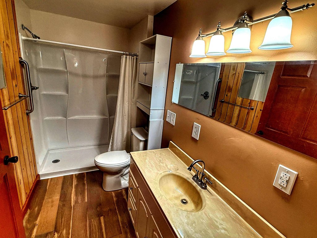 Sundance, Wyoming, 57783, United States, 5 Bedrooms Bedrooms, ,3 BathroomsBathrooms,Residential,Forsale,2004333