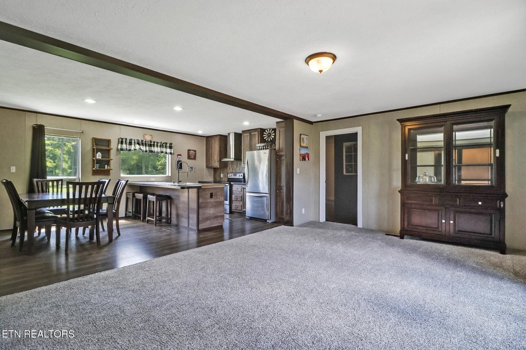 Crossville, Tennessee, 38571, United States, 4 Bedrooms Bedrooms, ,2 BathroomsBathrooms,Residential,Forsale,1996592