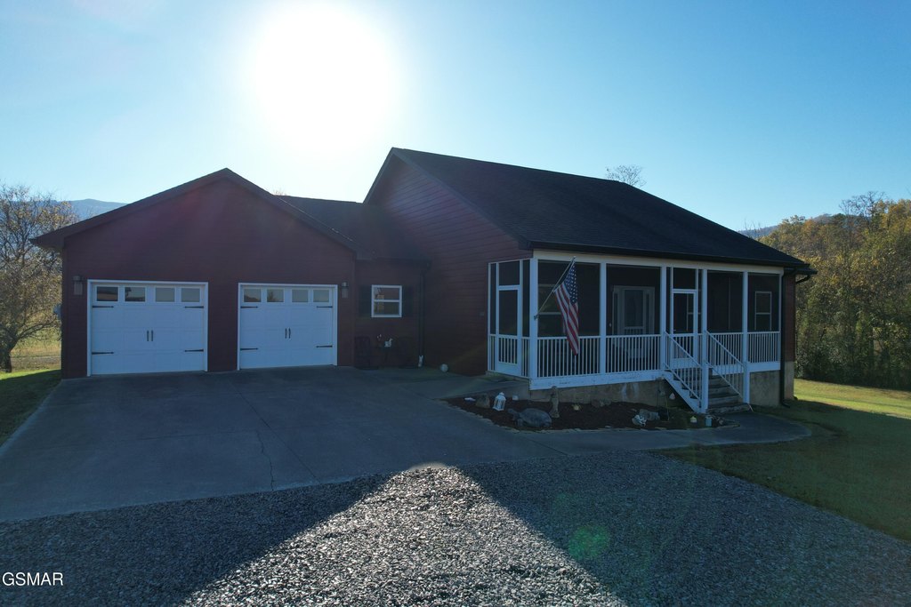 Dandridge, Tennessee, 37725, United States, 3 Bedrooms Bedrooms, ,2.5 BathroomsBathrooms,Residential,Forsale,1999447