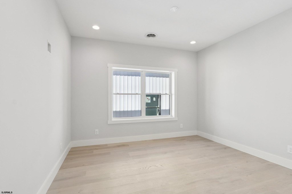 Atlantic City, New Jersey, 08401, United States, 3 Bedrooms Bedrooms, ,2.5 BathroomsBathrooms,Residential,Forsale,1994152