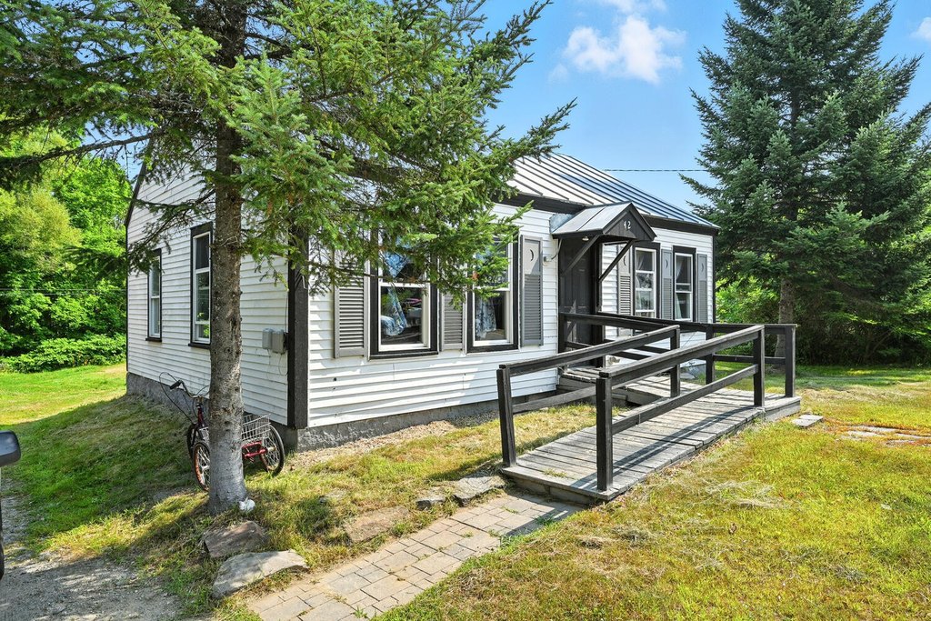 New Portland, Maine, 04961, United States, 13 Bedrooms Bedrooms, ,5.5 BathroomsBathrooms,Residential,Forsale,2010630