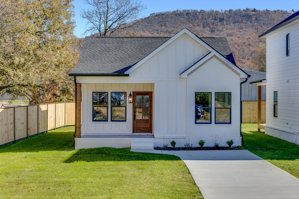 Chattanooga, Tennessee, 37419, United States, 4 Bedrooms Bedrooms, ,3.5 BathroomsBathrooms,Residential,Forsale,2009593