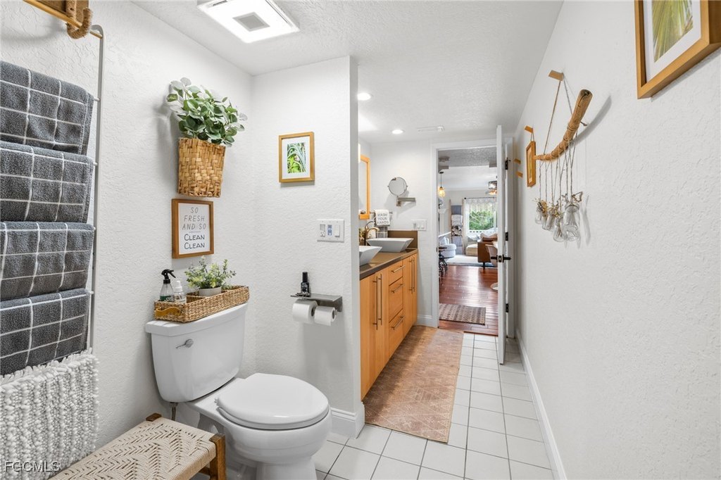 Sanibel, Florida, 33957, United States, 3 Bedrooms Bedrooms, ,2 BathroomsBathrooms,Residential,Forsale,1998641