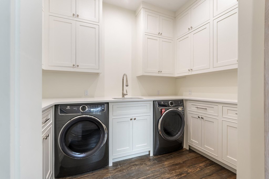 Inlet Beach, Florida, 32461, United States, 5 Bedrooms Bedrooms, ,5.5 BathroomsBathrooms,Residential,Forsale,1968321