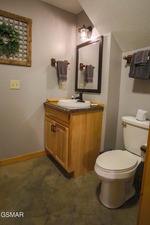 Sevierville, Tennessee, 37862, United States, 2 Bedrooms Bedrooms, ,2.5 BathroomsBathrooms,Residential,Forsale,1999461