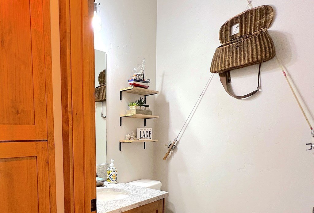 McCall, Idaho, 83638, United States, 2 Bedrooms Bedrooms, ,2.5 BathroomsBathrooms,Residential,Forsale,1996724