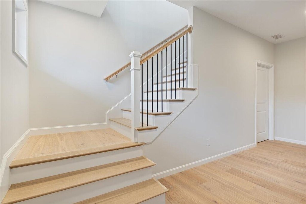 Kittery, Maine, 03904, United States, 2 Bedrooms Bedrooms, ,2 BathroomsBathrooms,Residential,Forsale,1893967