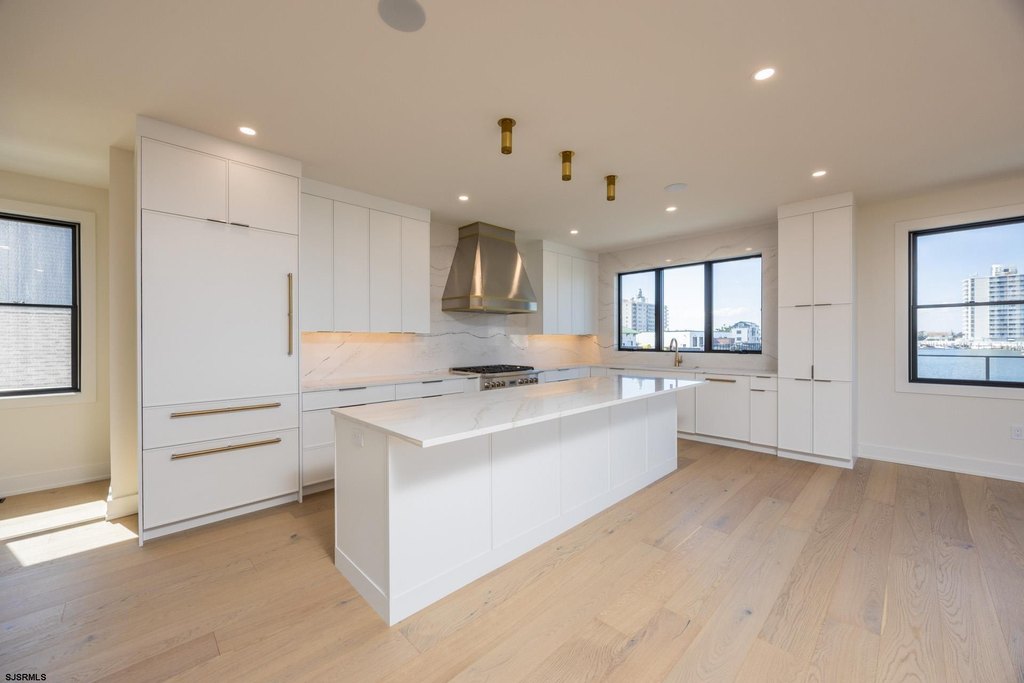 Ventnor, New Jersey, 08406, United States, 6 Bedrooms Bedrooms, ,6 BathroomsBathrooms,Residential,Forsale,2004612