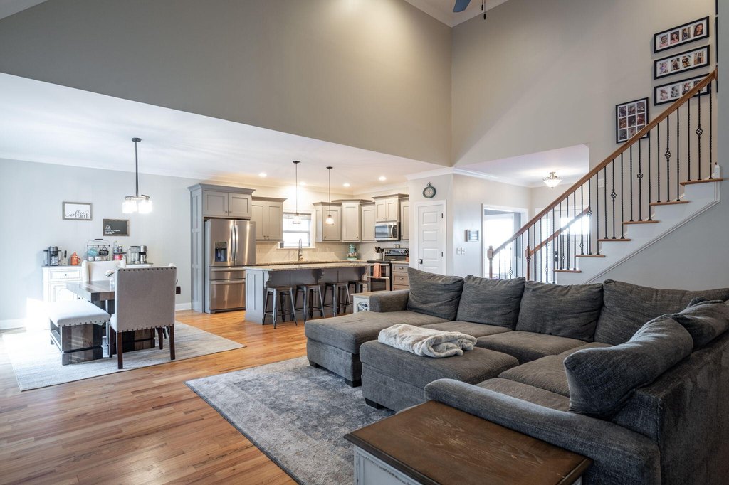 Harrison, Tennessee, 37341, United States, 4 Bedrooms Bedrooms, ,2.5 BathroomsBathrooms,Residential,Forsale,2004674