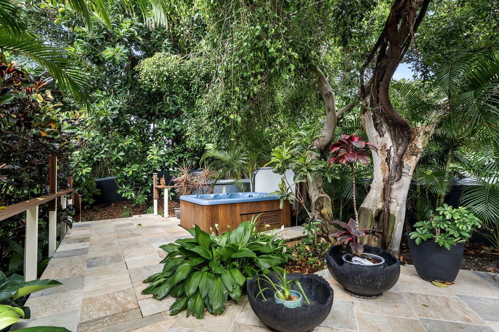 Kailua-Kona, Hawaii, 96740, United States, 4 Bedrooms Bedrooms, ,3 BathroomsBathrooms,Residential,Forsale,2004394