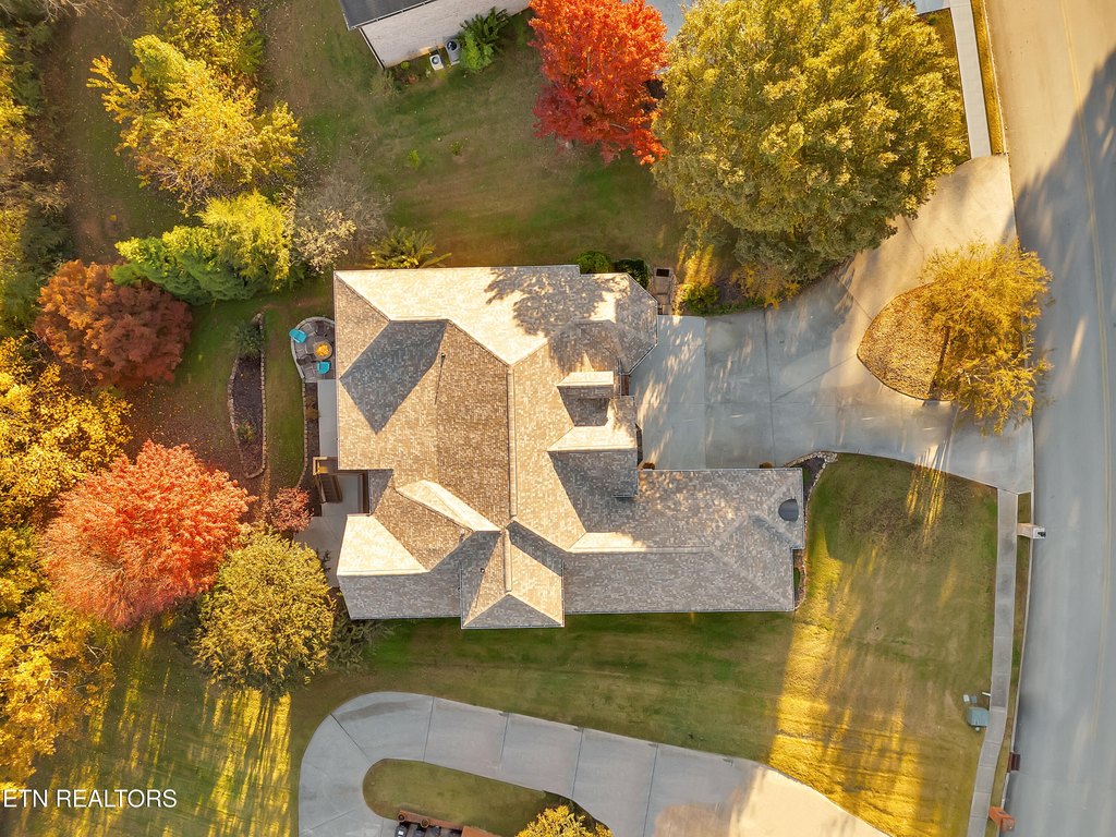 Lenoir City, Tennessee, 37772, United States, 5 Bedrooms Bedrooms, ,4.5 BathroomsBathrooms,Residential,Forsale,1999466