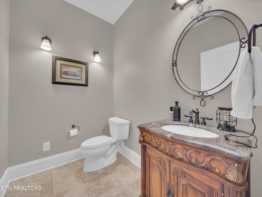 Lenoir City, Tennessee, 37772, United States, 5 Bedrooms Bedrooms, ,4.5 BathroomsBathrooms,Residential,Forsale,1999466