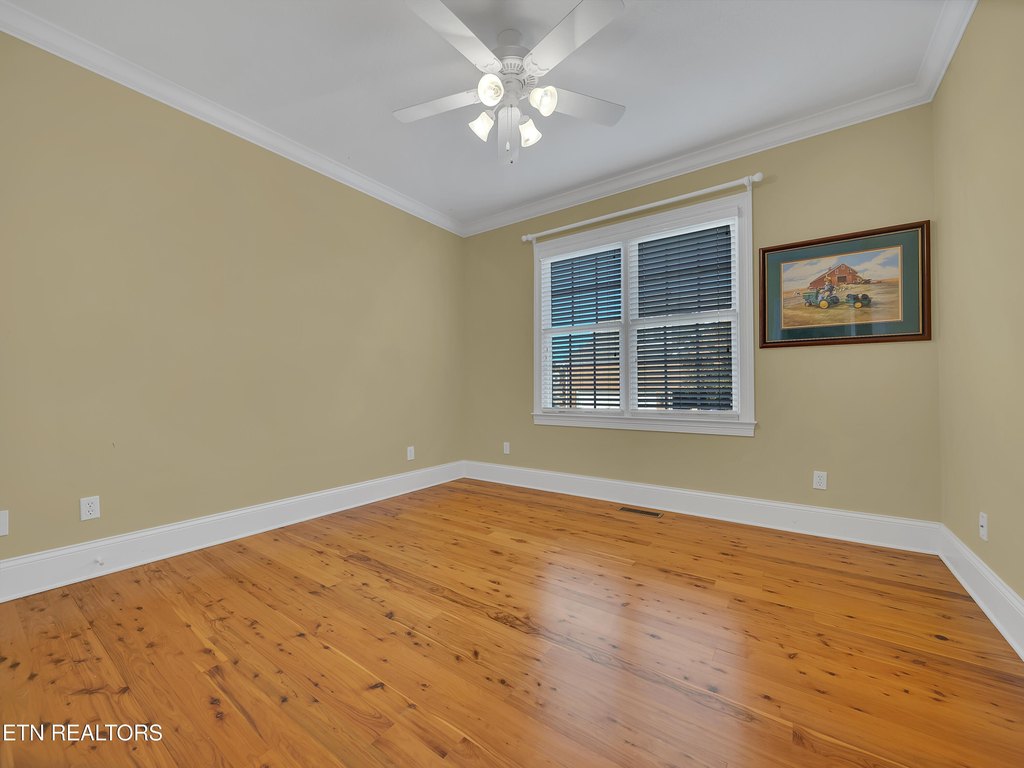 Lenoir City, Tennessee, 37772, United States, 5 Bedrooms Bedrooms, ,4.5 BathroomsBathrooms,Residential,Forsale,1999466