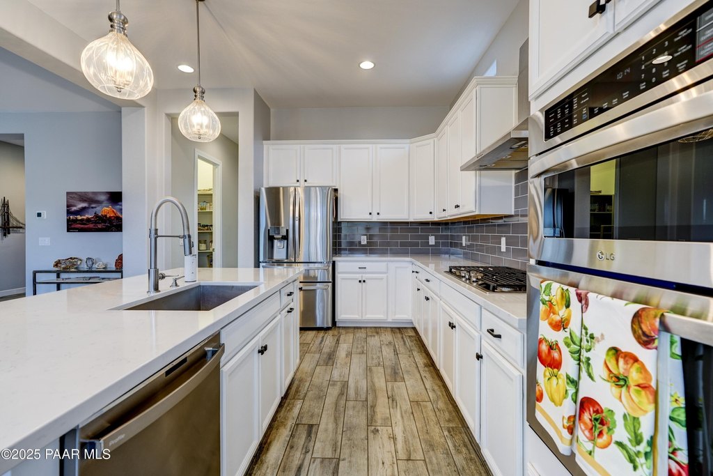 Prescott, Arizona, 86301, United States, 3 Bedrooms Bedrooms, ,2.5 BathroomsBathrooms,Residential,Forsale,1952163