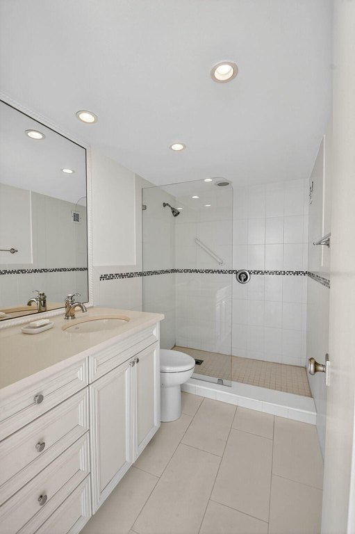 Palm Beach, Florida, 33480, United States, 2 Bedrooms Bedrooms, ,2 BathroomsBathrooms,Residential,Forsale,2010659