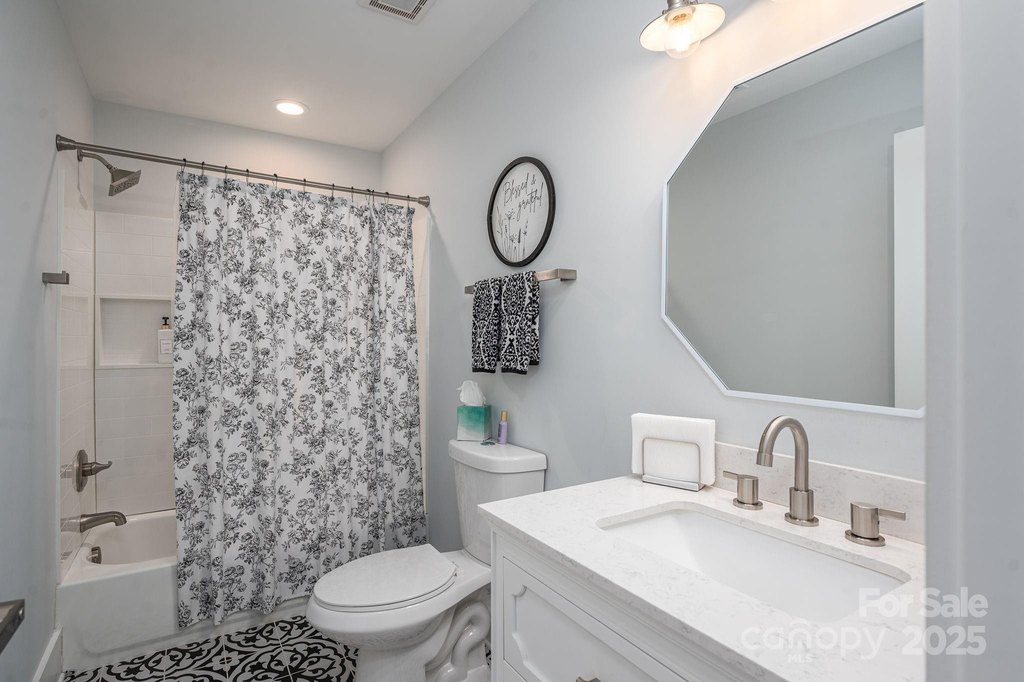 Conover, North Carolina, 28613, United States, 4 Bedrooms Bedrooms, ,3 BathroomsBathrooms,Residential,Forsale,2007718