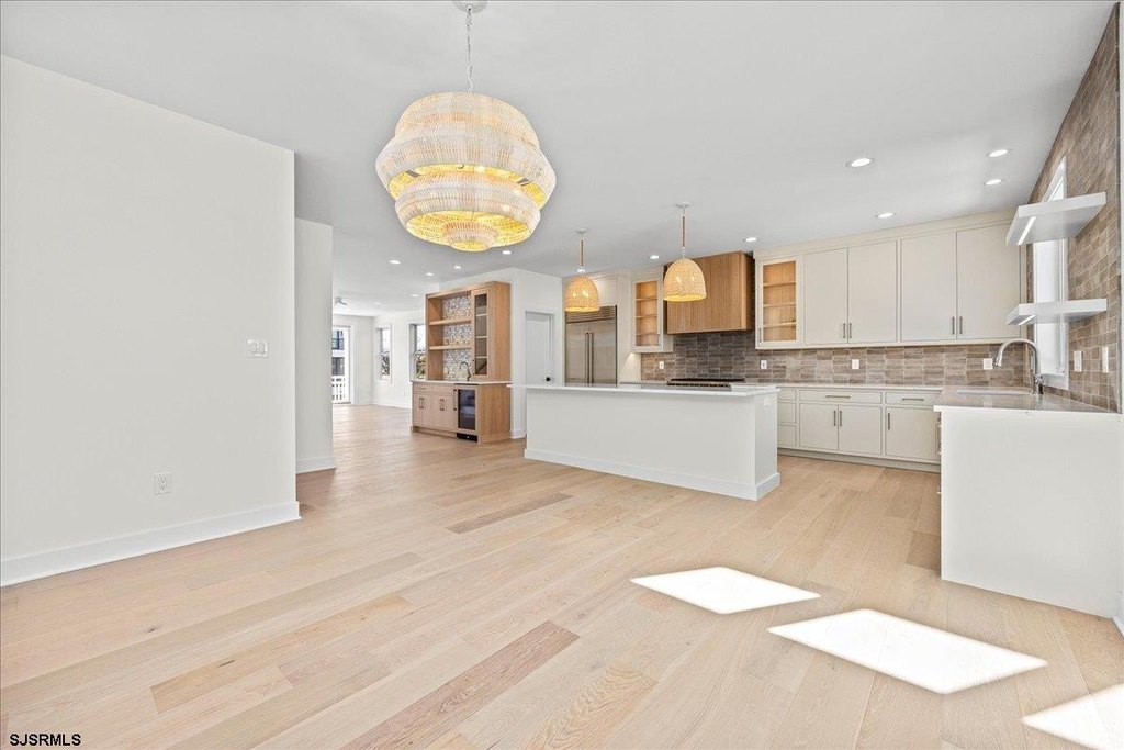 Margate, New Jersey, 08402, United States, 5 Bedrooms Bedrooms, ,4.5 BathroomsBathrooms,Residential,Forsale,2004610