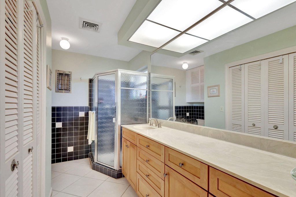 Lake Worth Beach, Florida, 33460, United States, 2 Bedrooms Bedrooms, ,2 BathroomsBathrooms,Residential,Forsale,2010661