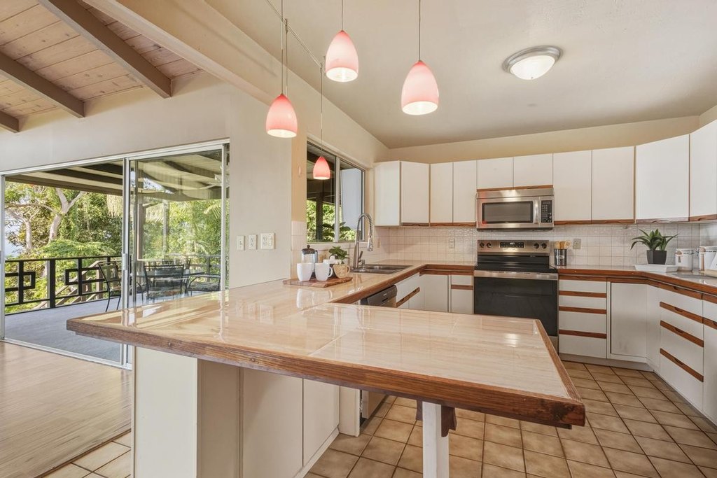 Kailua-Kona, Hawaii, 96740, United States, 3 Bedrooms Bedrooms, ,4 BathroomsBathrooms,Residential,Forsale,2004397