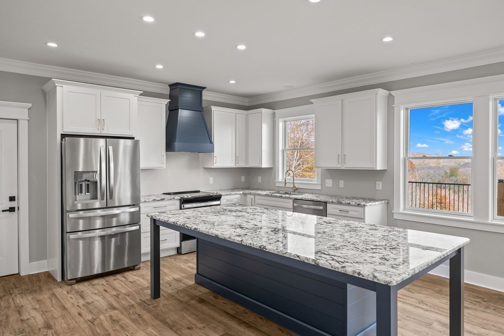 Byrdstown, Tennessee, 38549, United States, 5 Bedrooms Bedrooms, ,4.5 BathroomsBathrooms,Residential,Forsale,1996615