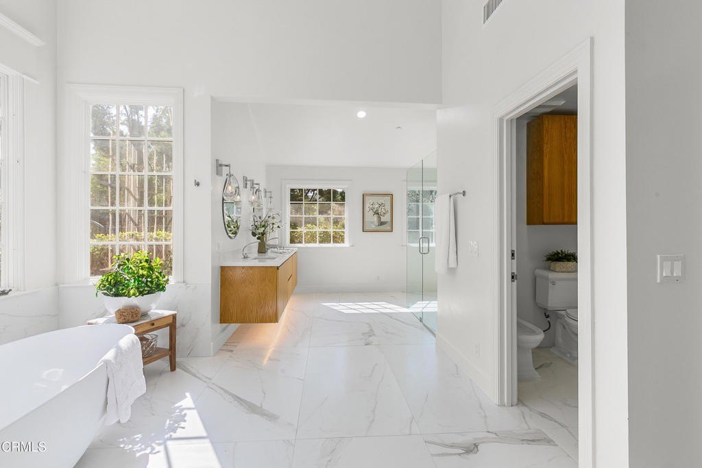 Camarillo, California, 93012, United States, 5 Bedrooms Bedrooms, ,6.5 BathroomsBathrooms,Residential,Forsale,2004523