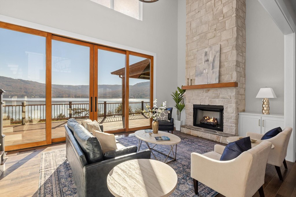 Jasper, Tennessee, 37347, United States, 5 Bedrooms Bedrooms, ,6.5 BathroomsBathrooms,Residential,Forsale,2009602