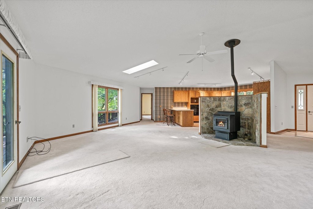 Crossville, Tennessee, 38558, United States, 2 Bedrooms Bedrooms, ,2 BathroomsBathrooms,Residential,Forsale,1907858