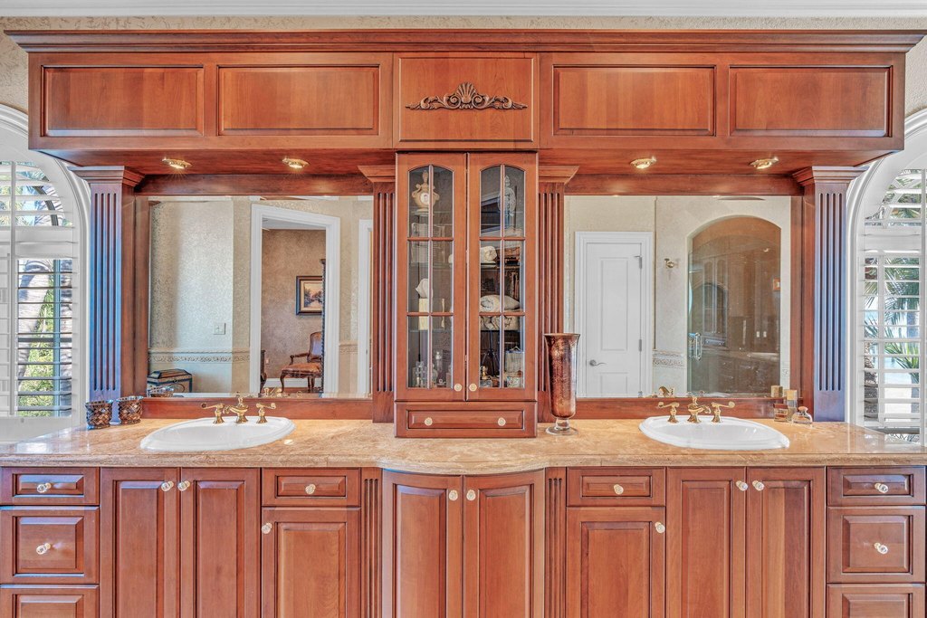 Key Colony, Florida, 33051, United States, 4 Bedrooms Bedrooms, ,5 BathroomsBathrooms,Residential,Forsale,2011629