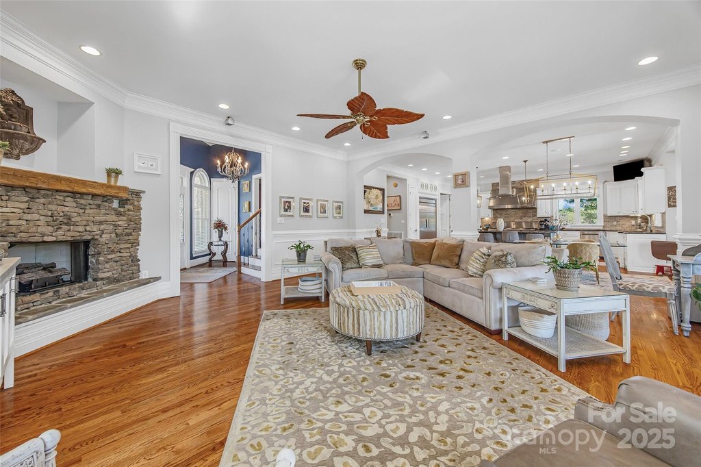 Clover, South Carolina, 29710, United States, 5 Bedrooms Bedrooms, ,7.5 BathroomsBathrooms,Residential,Forsale,2004572