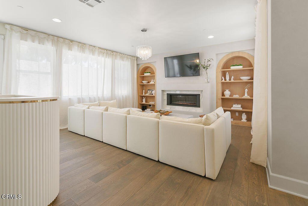 Thousand Oaks, California, 91362, United States, 4 Bedrooms Bedrooms, ,3.5 BathroomsBathrooms,Residential,Forsale,2004525