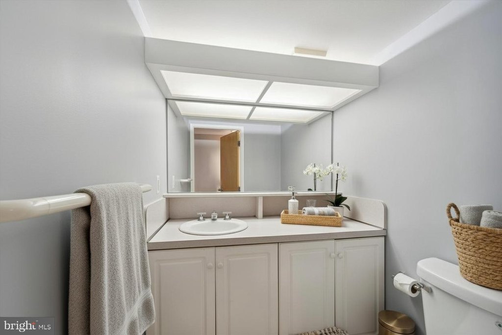 PHILADELPHIA, Pennsylvania, 19106, United States, 2 Bedrooms Bedrooms, ,2.5 BathroomsBathrooms,Residential,Forsale,2004202