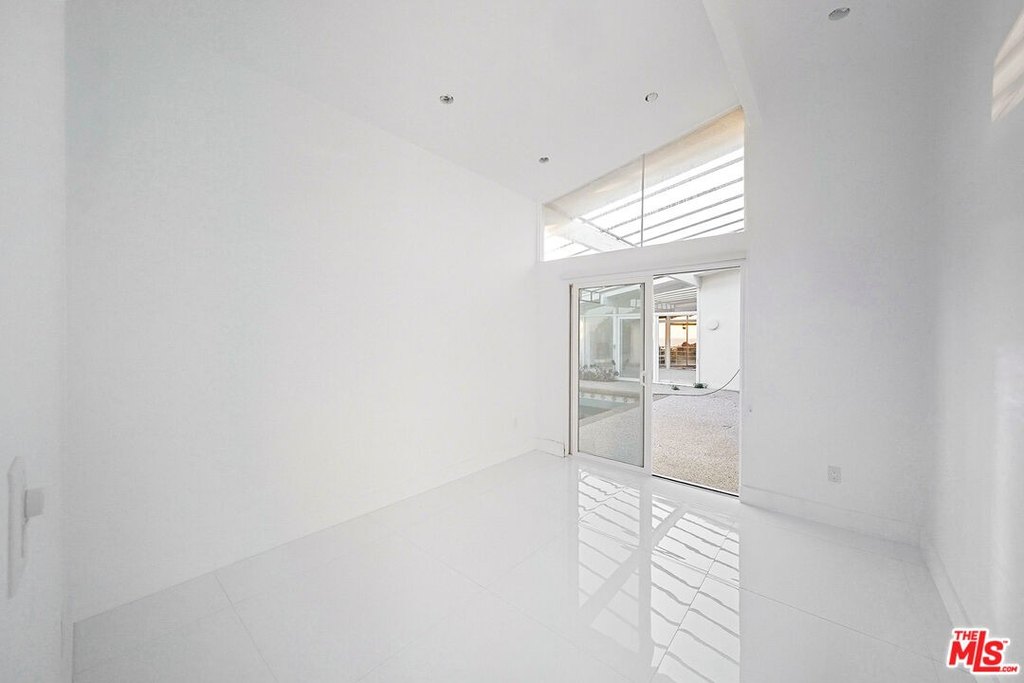 Malibu, California, 90265, United States, 4 Bedrooms Bedrooms, ,4 BathroomsBathrooms,Residential,Forsale,2009612