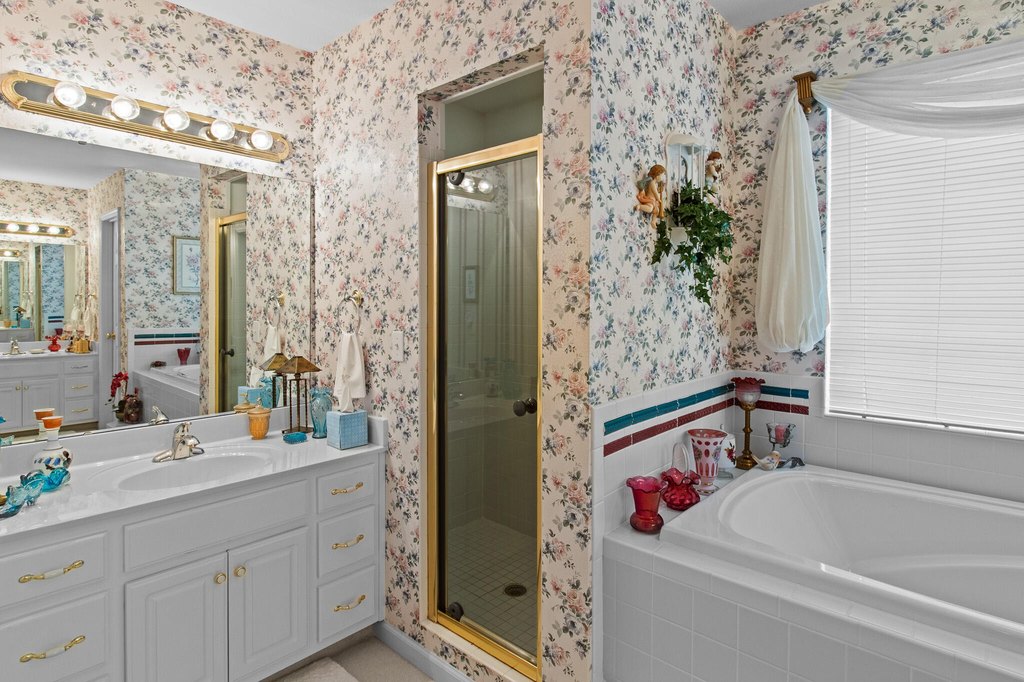 Dayton, Tennessee, 37321, United States, 3 Bedrooms Bedrooms, ,3.5 BathroomsBathrooms,Residential,Forsale,2009591