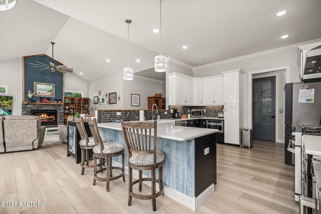 Crossville, Tennessee, 38572, United States, 3 Bedrooms Bedrooms, ,4.5 BathroomsBathrooms,Residential,Forsale,2010940