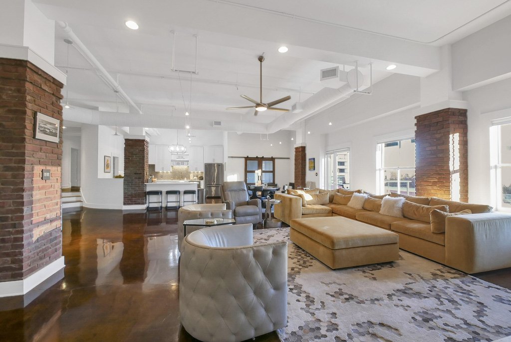 Chattanooga, Tennessee, 37402, United States, 2 Bedrooms Bedrooms, ,2 BathroomsBathrooms,Residential,Forsale,2004676