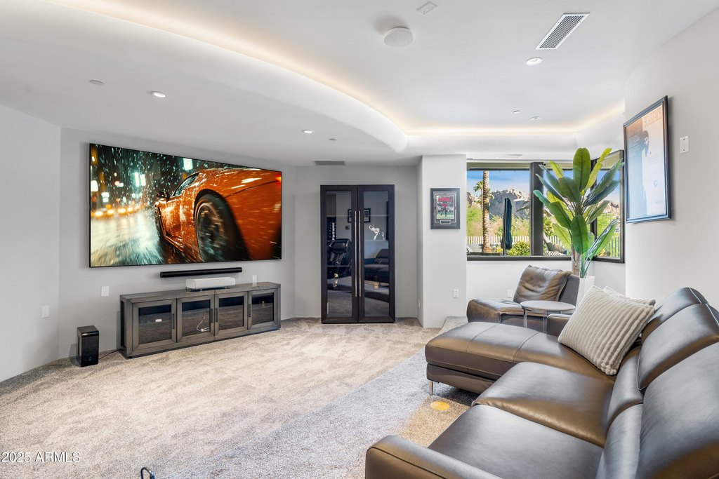 Paradise Valley, Arizona, 85253, United States, 5 Bedrooms Bedrooms, ,6.5 BathroomsBathrooms,Residential,Forsale,2004936