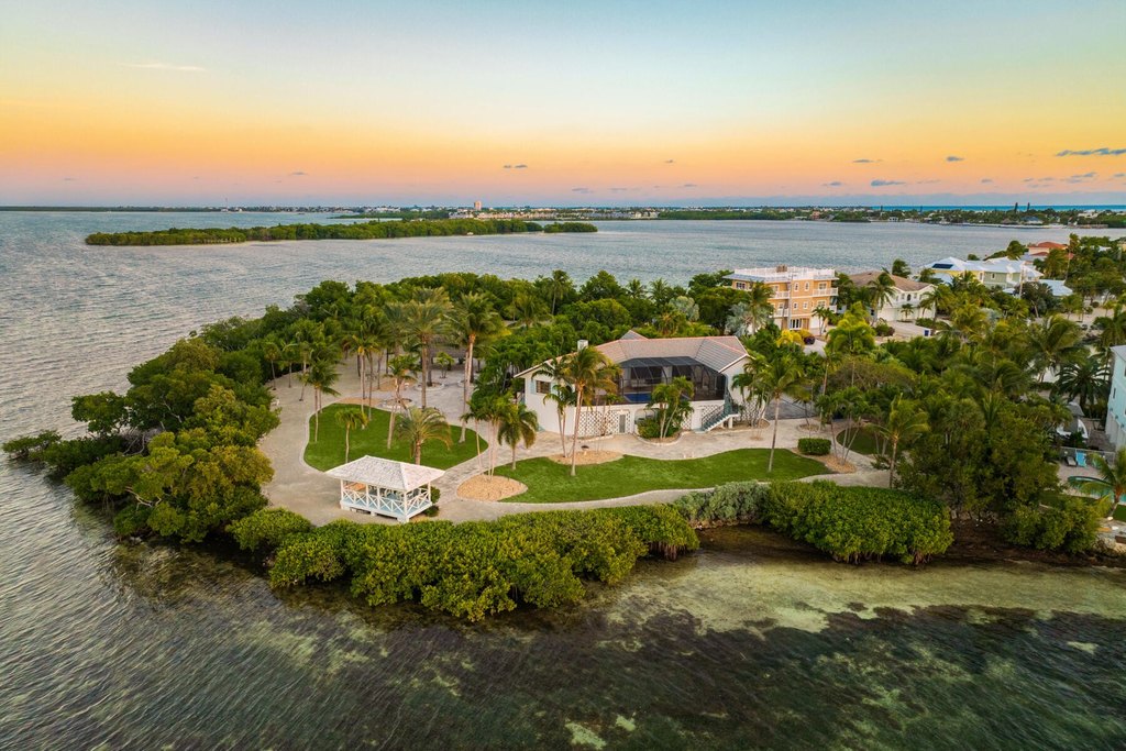 Marathon, Florida, 33050, United States, 3 Bedrooms Bedrooms, ,2.5 BathroomsBathrooms,Residential,Forsale,2011131