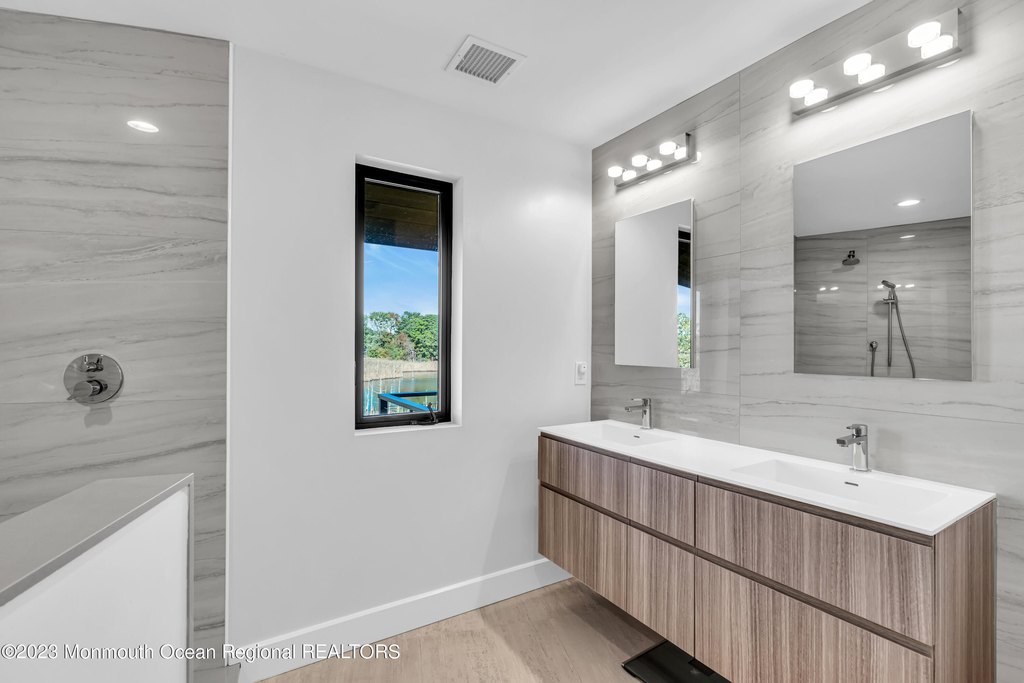 Brick, New Jersey, 08724, United States, 5 Bedrooms Bedrooms, ,4 BathroomsBathrooms,Residential,Forsale,2008938