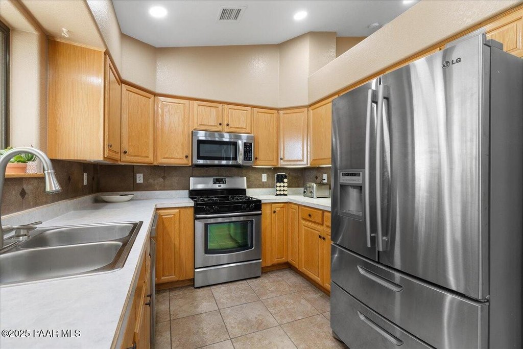 Paulden, Arizona, 86334, United States, 3 Bedrooms Bedrooms, ,2.5 BathroomsBathrooms,Residential,Forsale,1903147