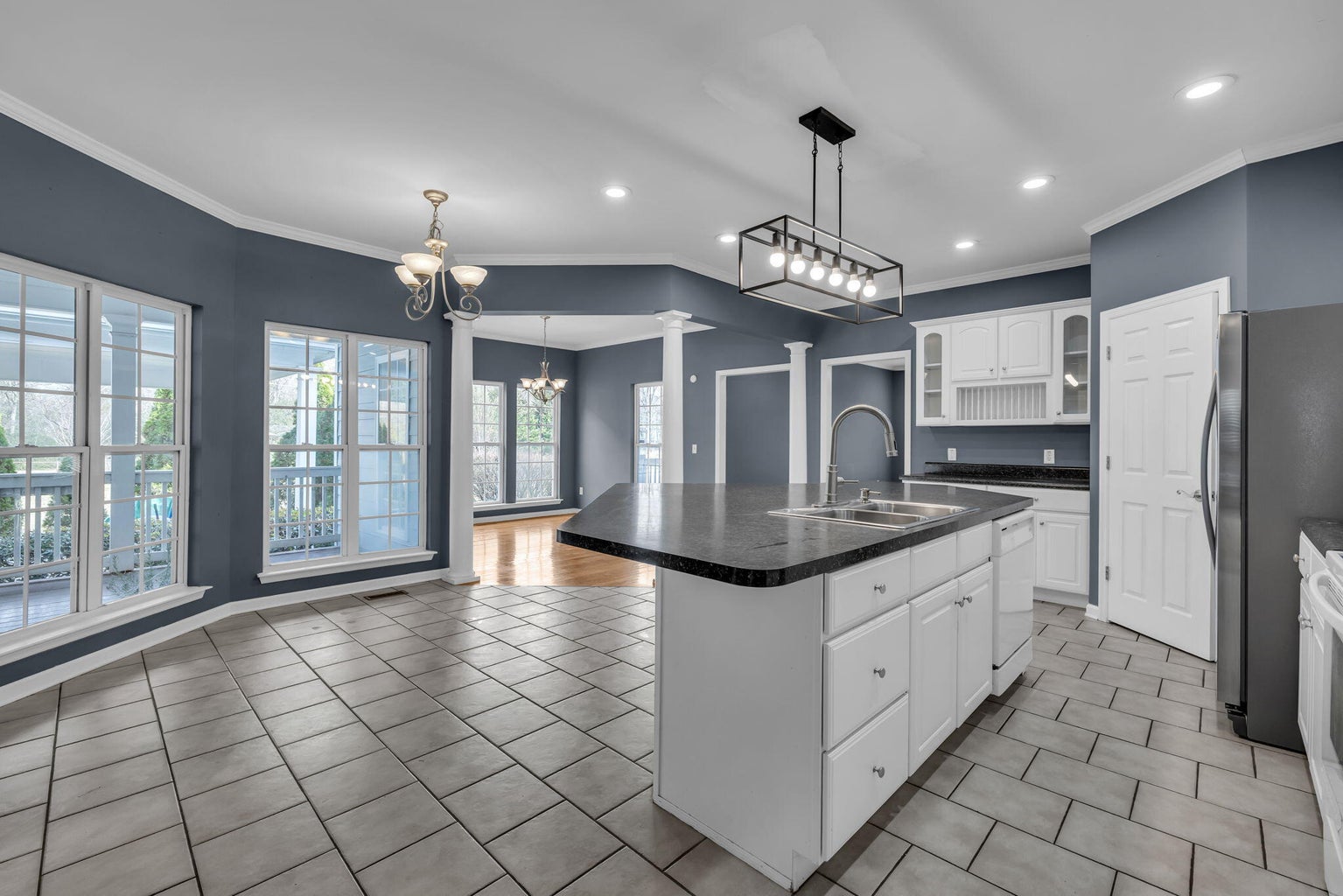 Chattanooga, Tennessee, 37421, United States, 5 Bedrooms Bedrooms, ,2 BathroomsBathrooms,Residential,Forsale,2004667