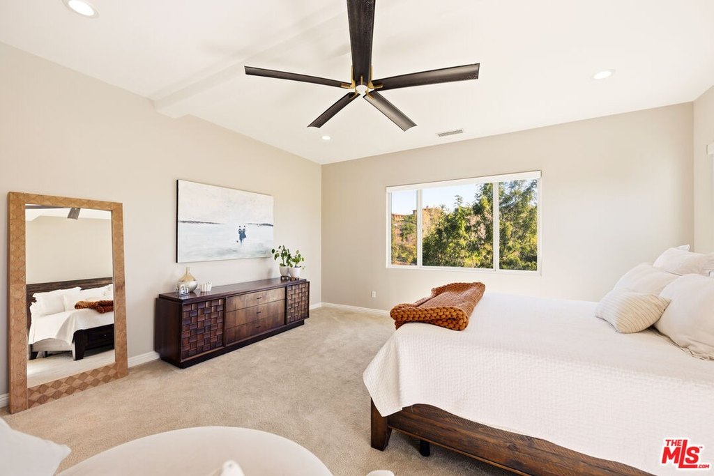 Malibu, California, 90265, United States, 4 Bedrooms Bedrooms, ,3.5 BathroomsBathrooms,Residential,Forsale,2009613