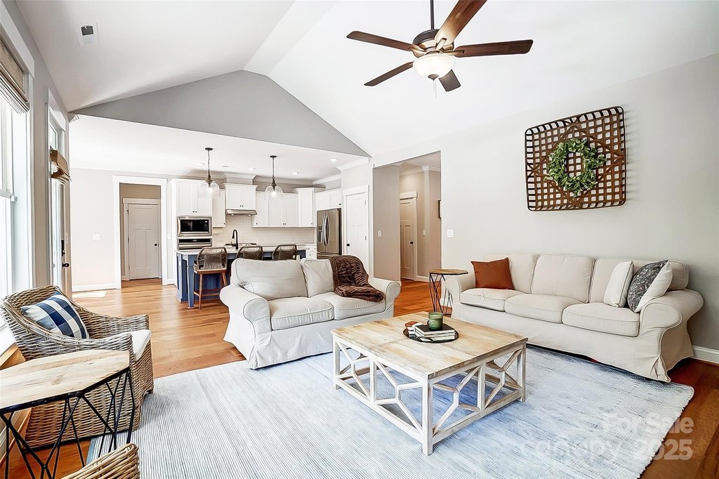 Belmont, North Carolina, 28012, United States, 3 Bedrooms Bedrooms, ,2.5 BathroomsBathrooms,Residential,Forsale,2007726